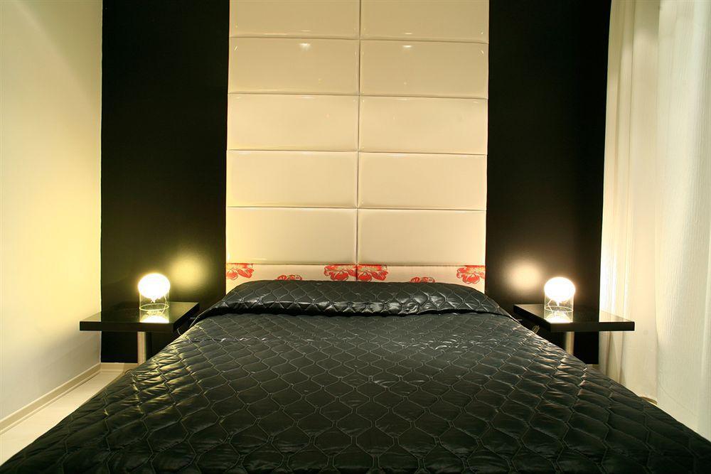 Galaxy Art Hotel โอราโยกาสโตร ภายนอก รูปภาพ