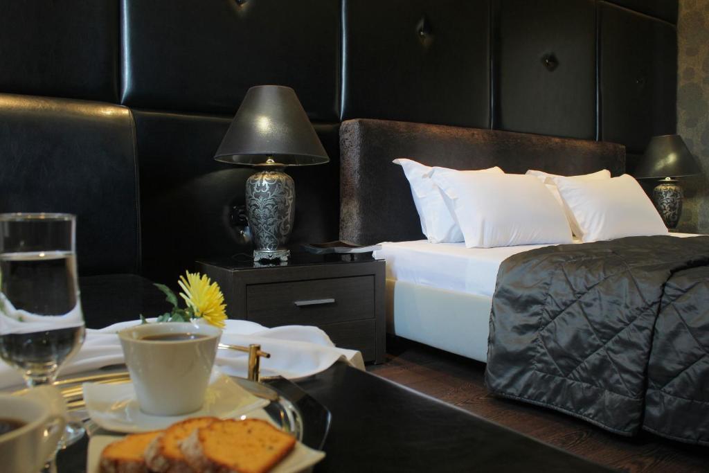 Galaxy Art Hotel โอราโยกาสโตร ห้อง รูปภาพ