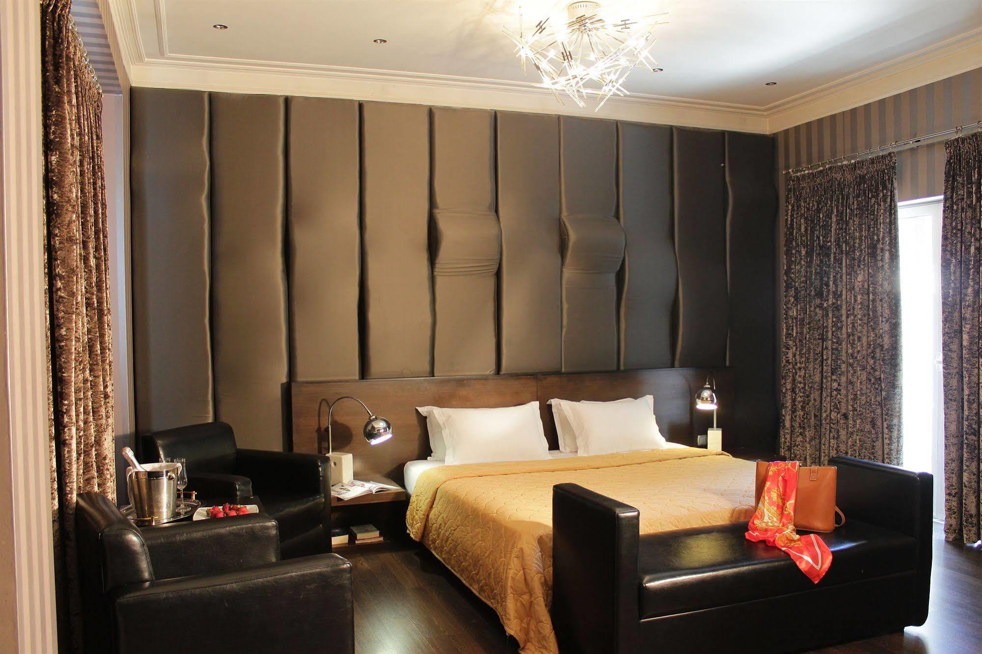 Galaxy Art Hotel โอราโยกาสโตร ภายนอก รูปภาพ